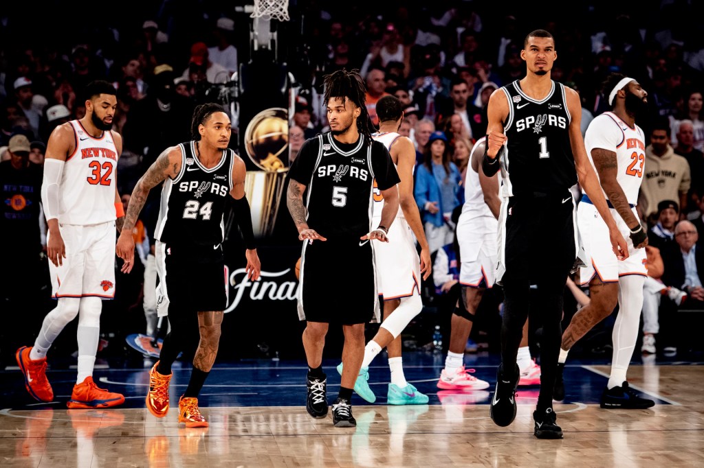 Spurs win Game 3 in a&nbsp;thriller