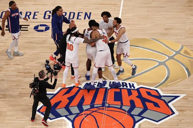 Knicks comeback victory